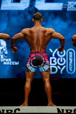 MEN'S PHYSIQUE 174